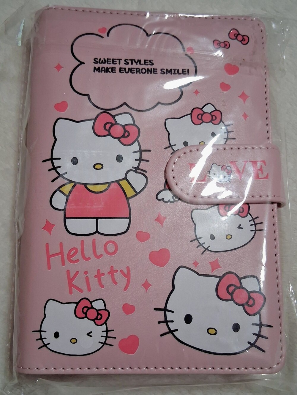 Hello Kitty A6 (6 Ring) Binder With Magnetic Closure